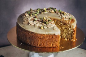 Vegan Almond And Semolina Sugee Cake